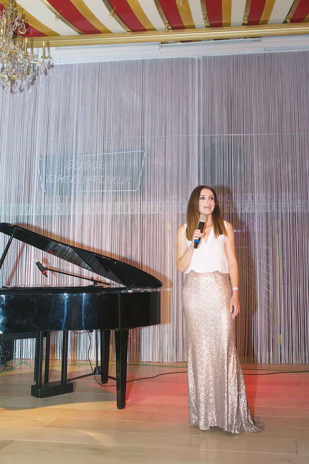 Karsu Dönmez Elidor için "Esmerim Biçim Biçim"i jazz formunda seslendirdi!