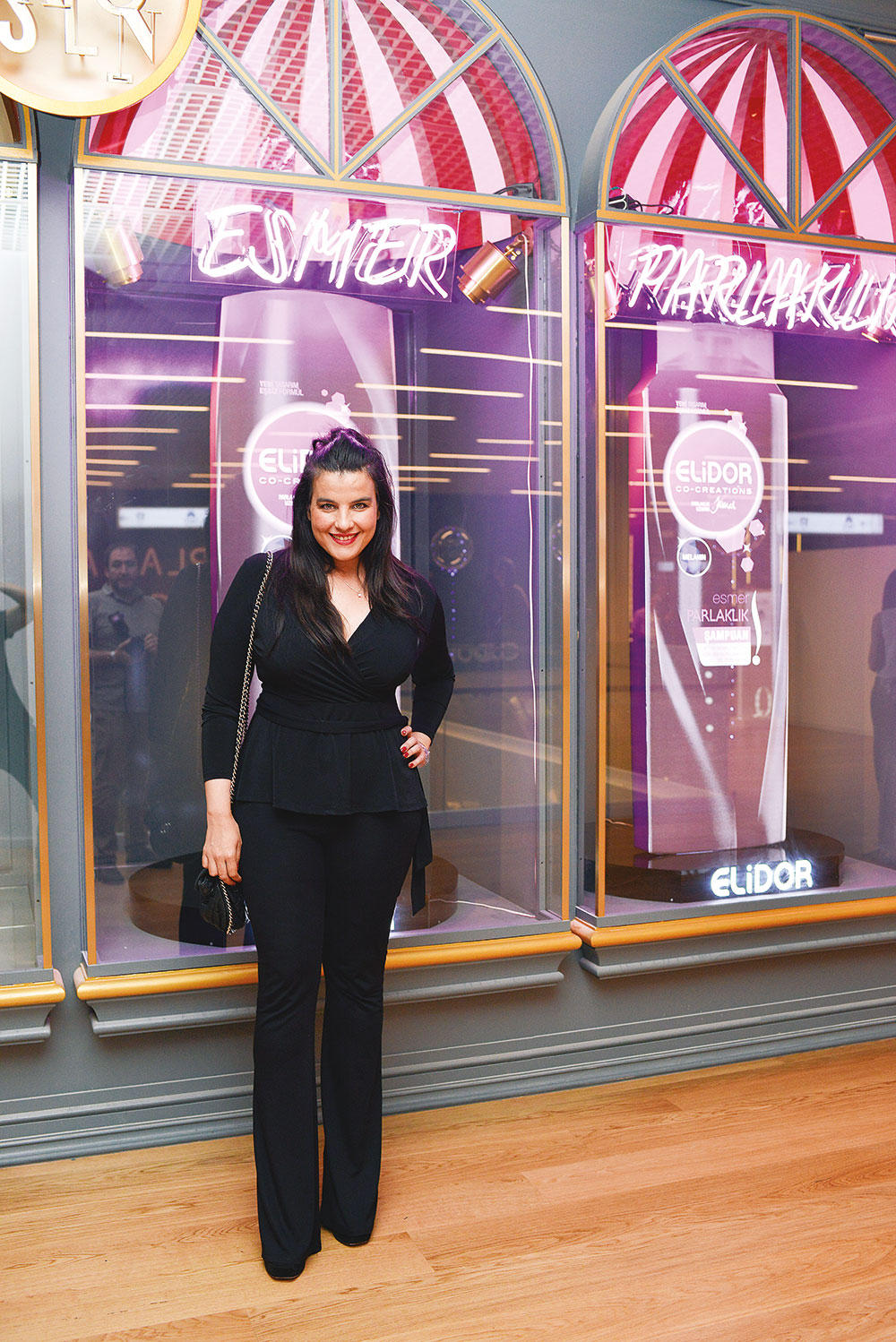 Karsu Dönmez Elidor için "Esmerim Biçim Biçim"i jazz formunda seslendirdi!