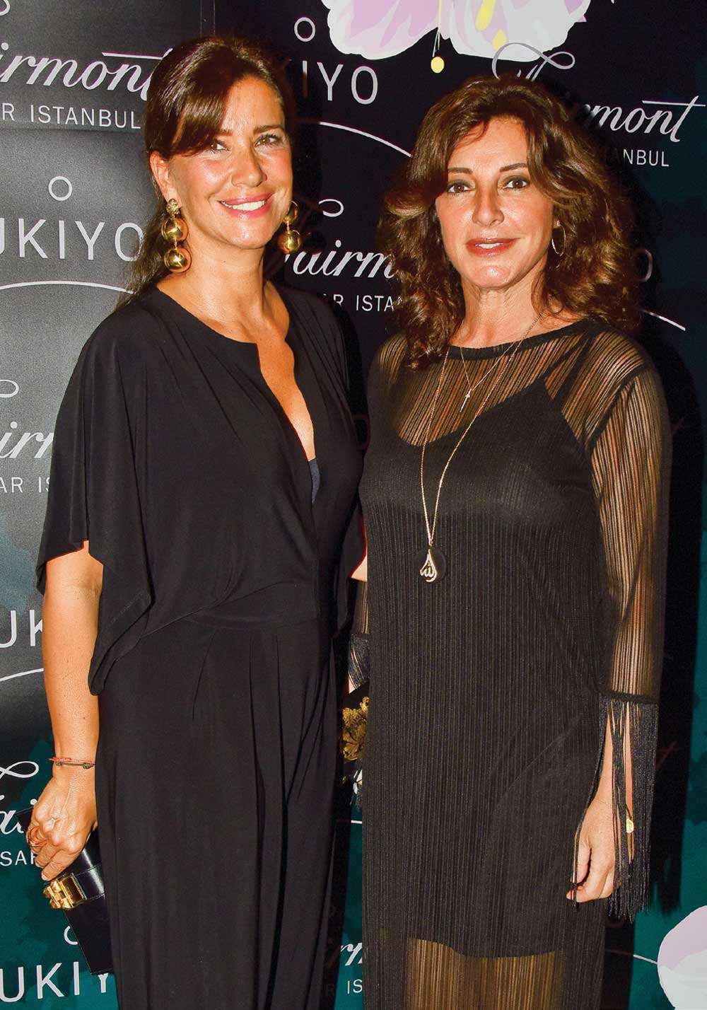 Yeni yaşını ünlü dostlarıyla kutladı