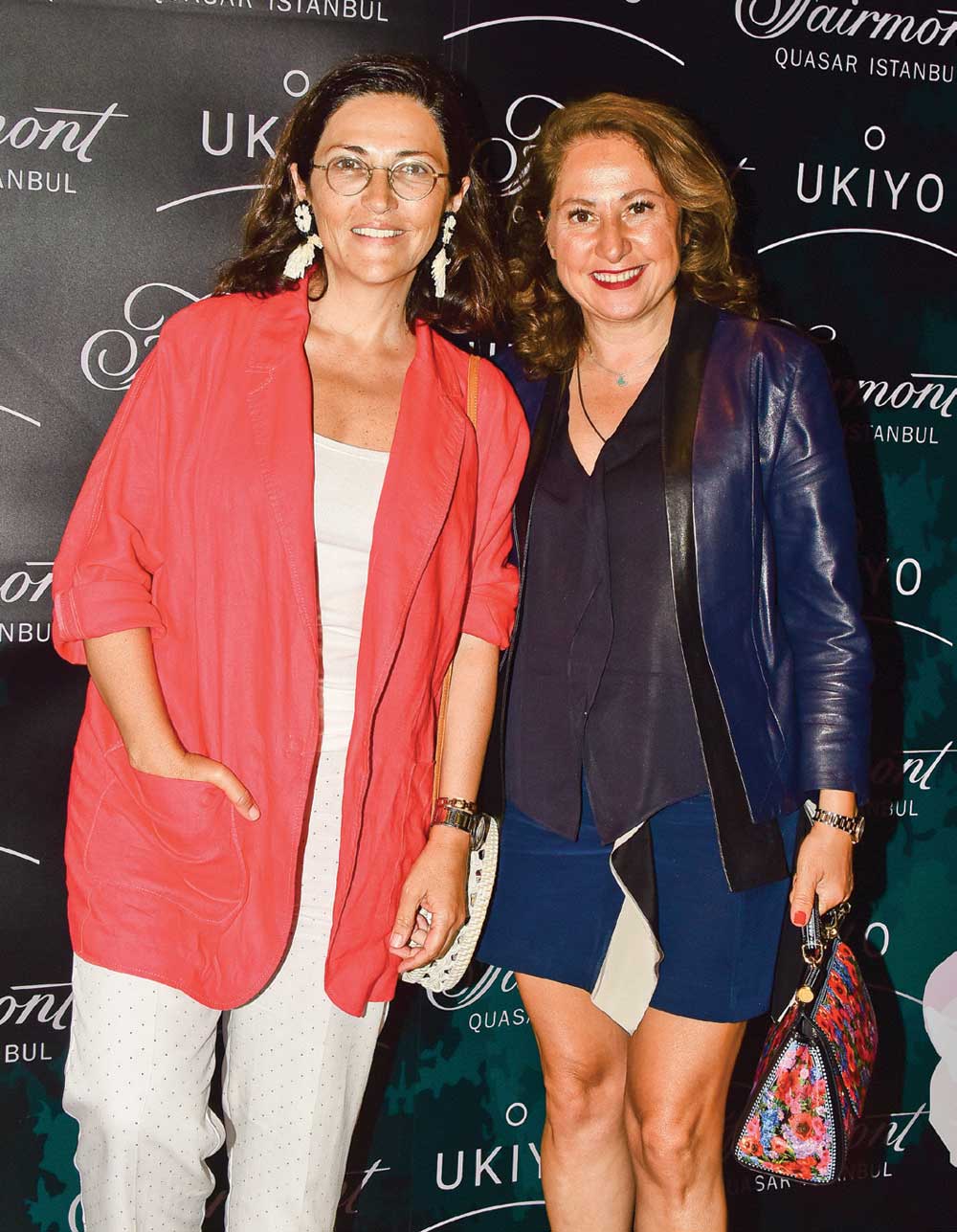 Yeni yaşını ünlü dostlarıyla kutladı