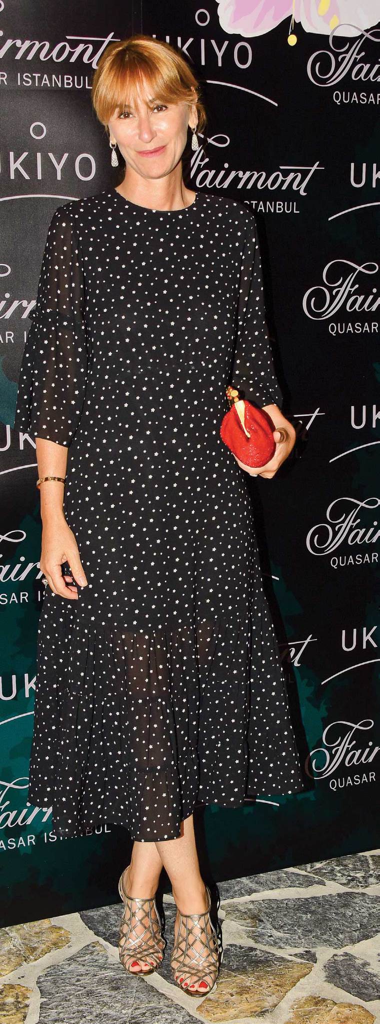 Yeni yaşını ünlü dostlarıyla kutladı