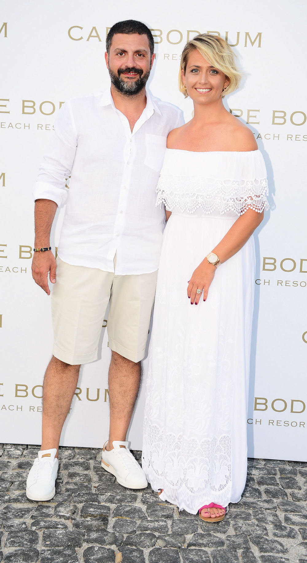 Sezonu 'Beyaz Gece' ile açtı