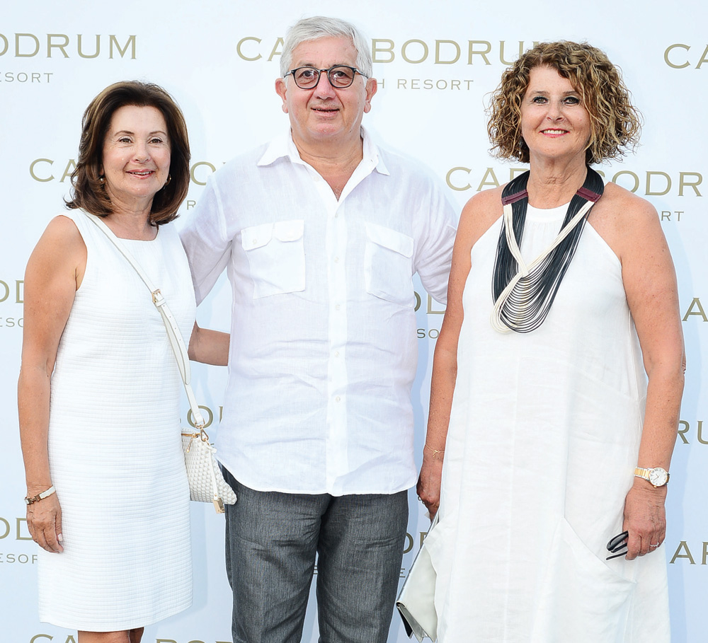 Sezonu 'Beyaz Gece' ile açtı