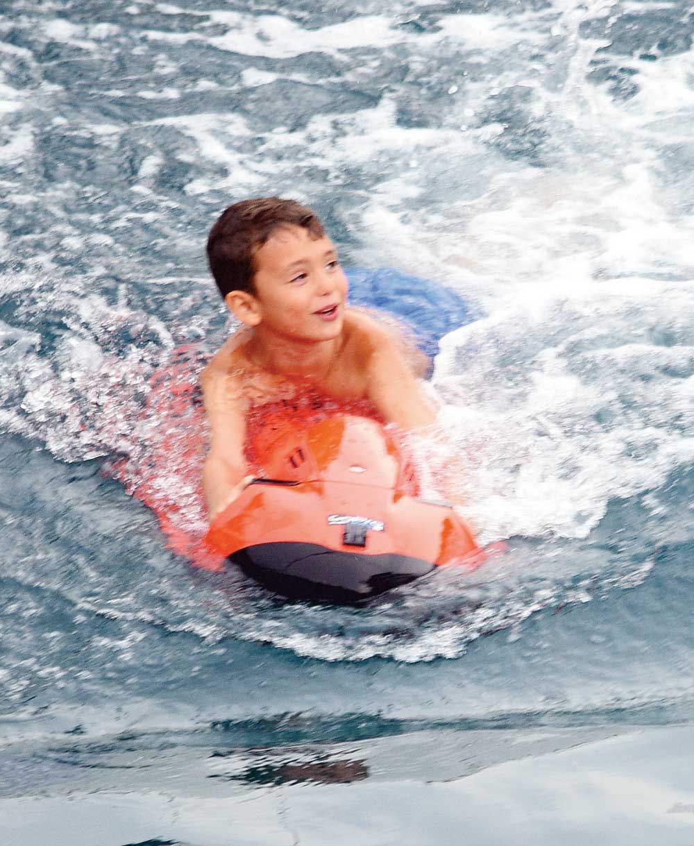 Bodrum koylarında tatil sürüyor