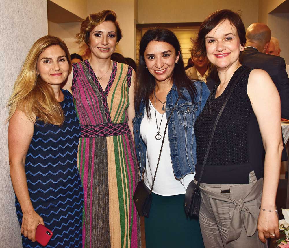 Birlikte klinik açtılar