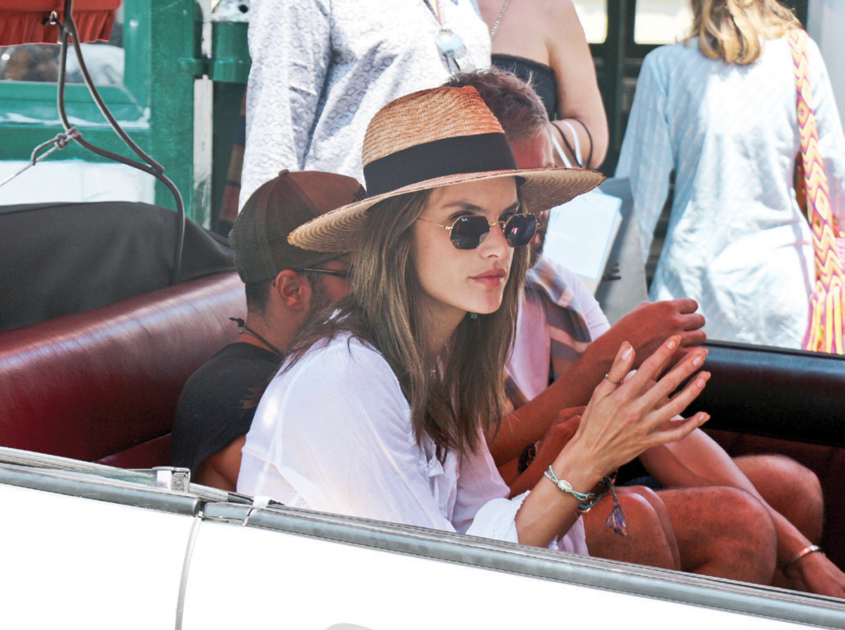 Dünyaca ünlü isimlerin tatil keyfi