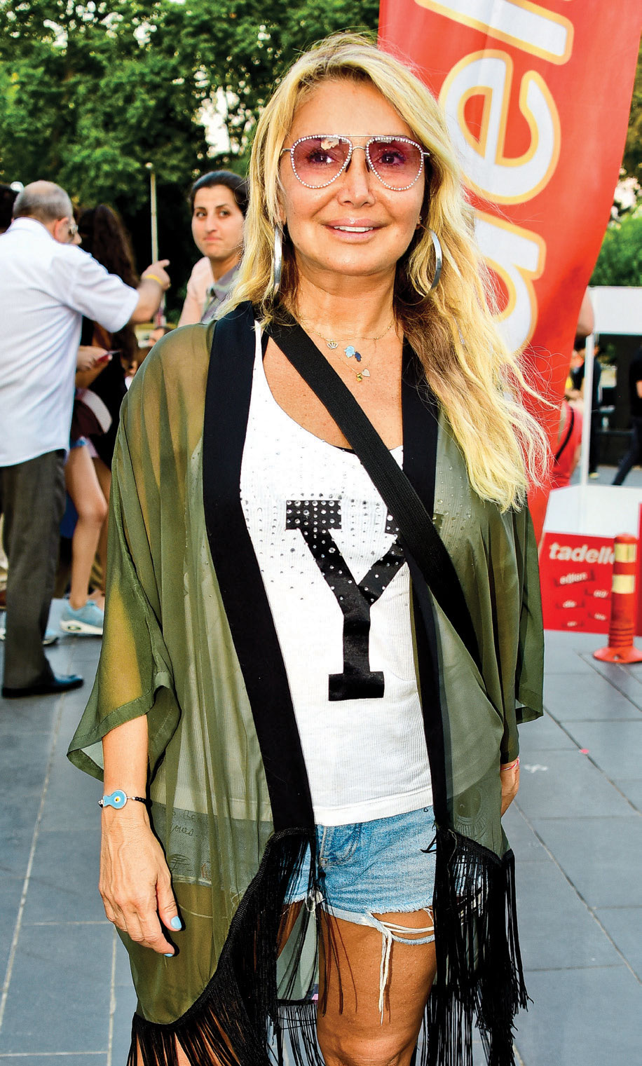 Shakira'dan 30 bin kişiye konser