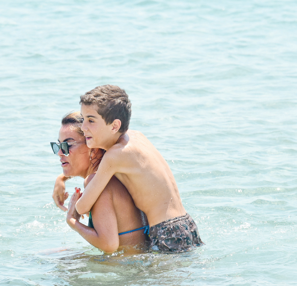 Ege kıyıları yine çok renkli