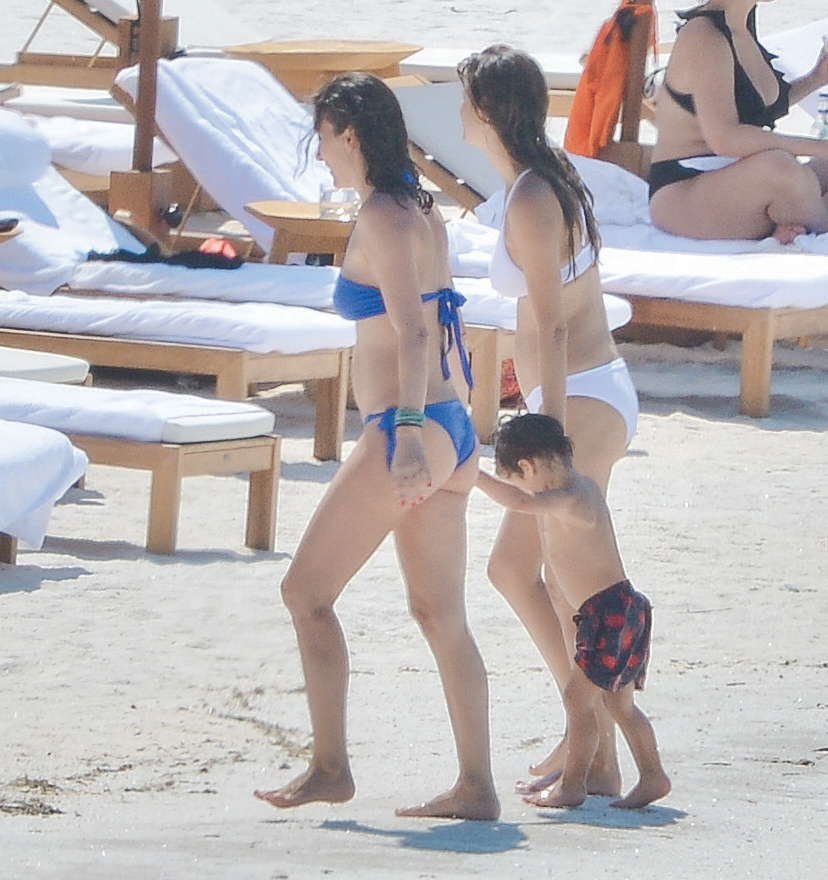 Ege kıyıları yine çok renkli