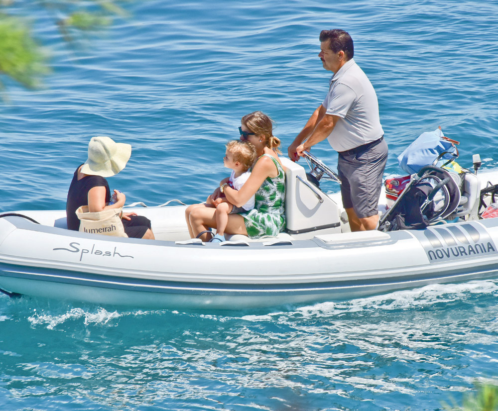 Ege kıyıları yine çok renkli