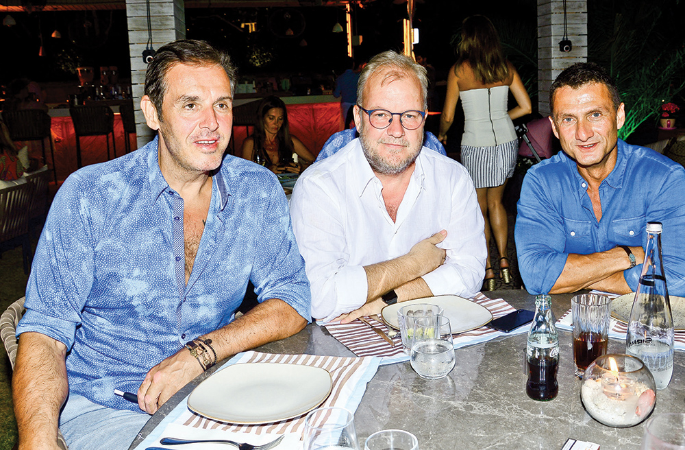 Ünlü isimler müzik dolu gecede buluştu