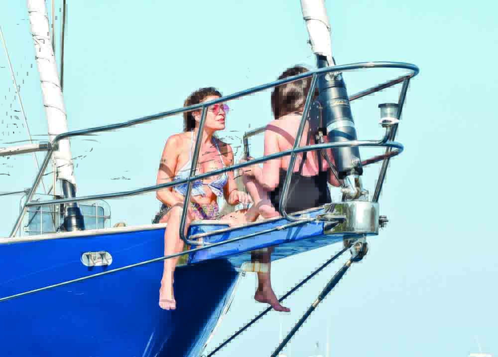 Ege koyları yine çok renkli