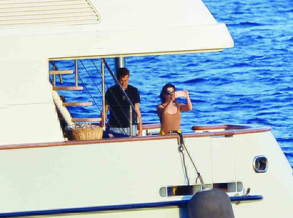 Ege koyları yine çok renkli