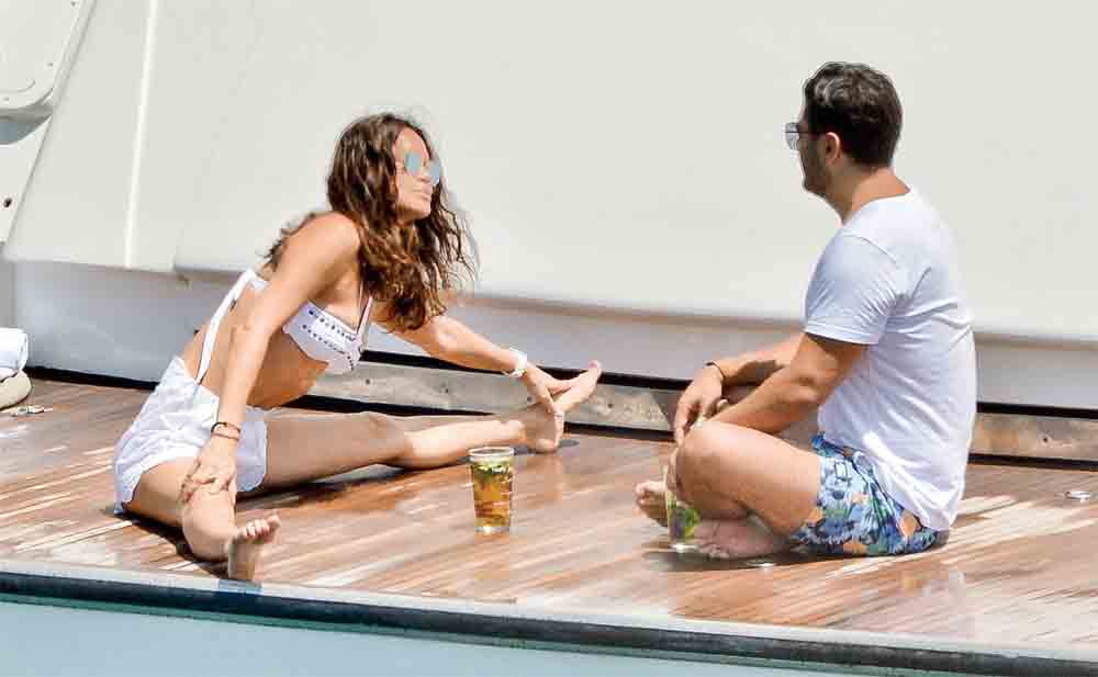 Ege koyları yine çok renkli