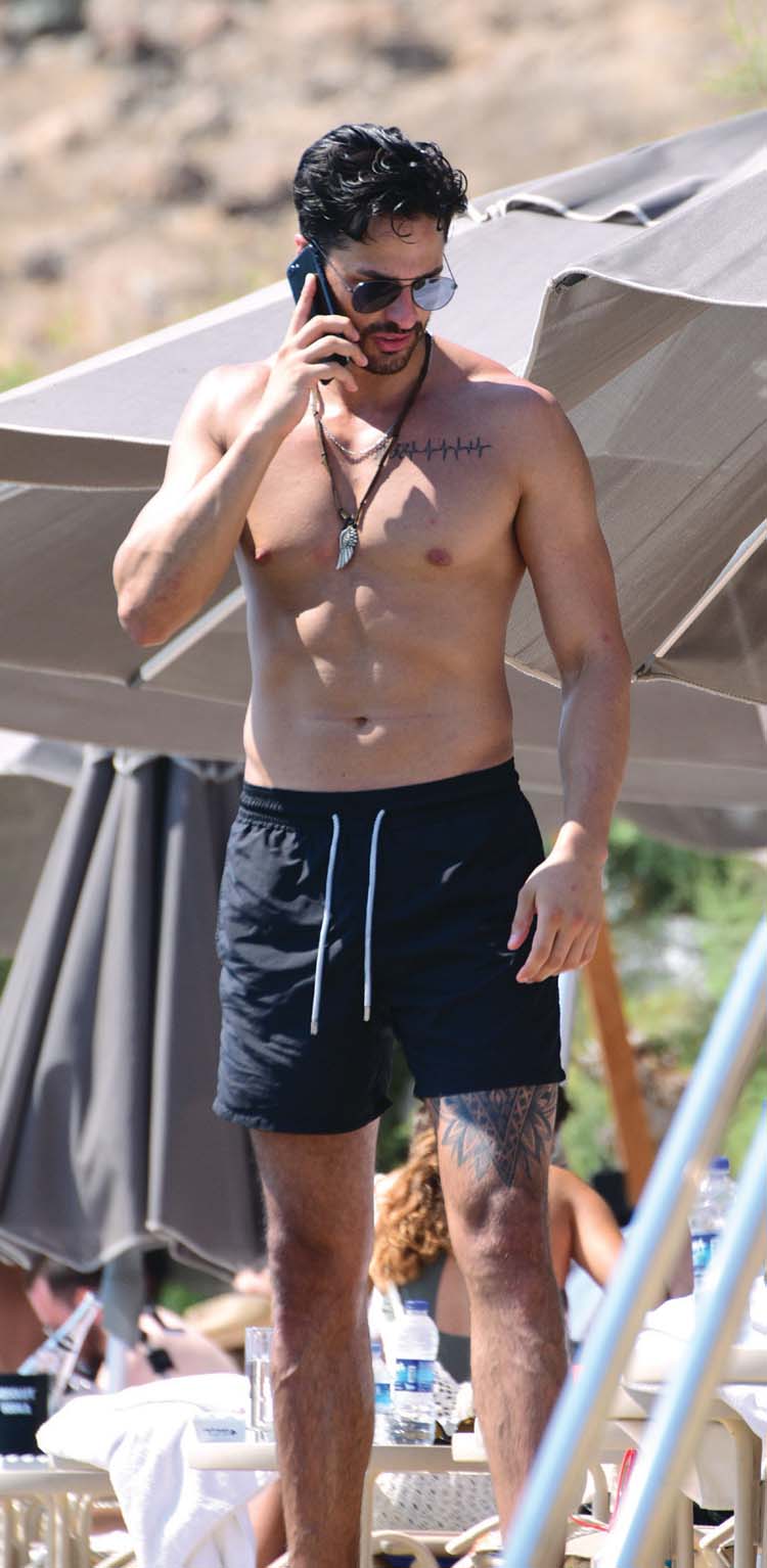 Bayram tatilini Ege koylarında geçirdiler