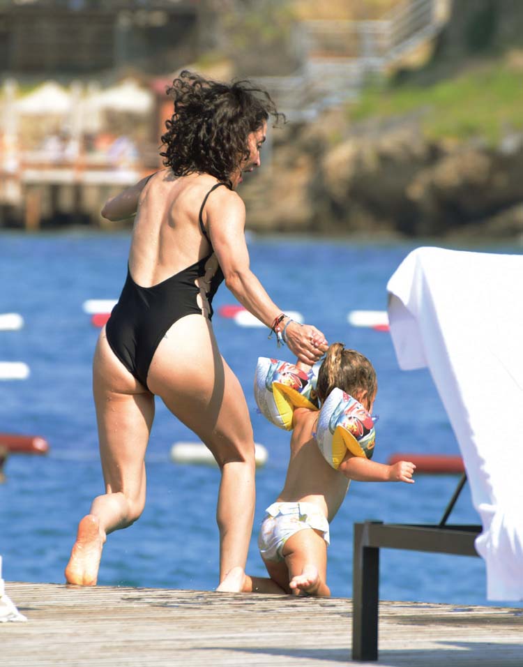 Bayram tatilini Ege koylarında geçirdiler