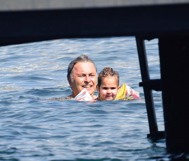 Bayram tatilini Ege koylarında geçirdiler