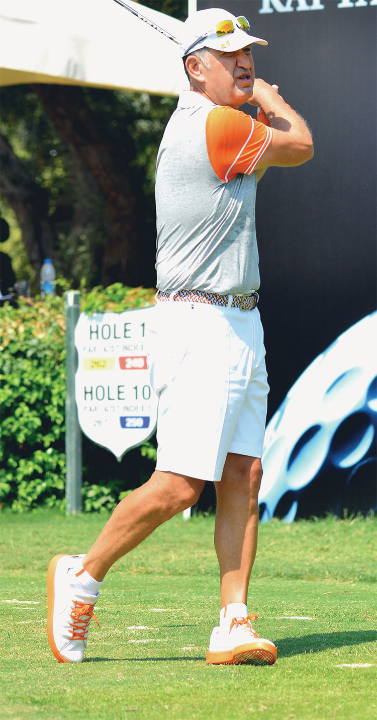 Golf turnuvasında bir araya geldiler