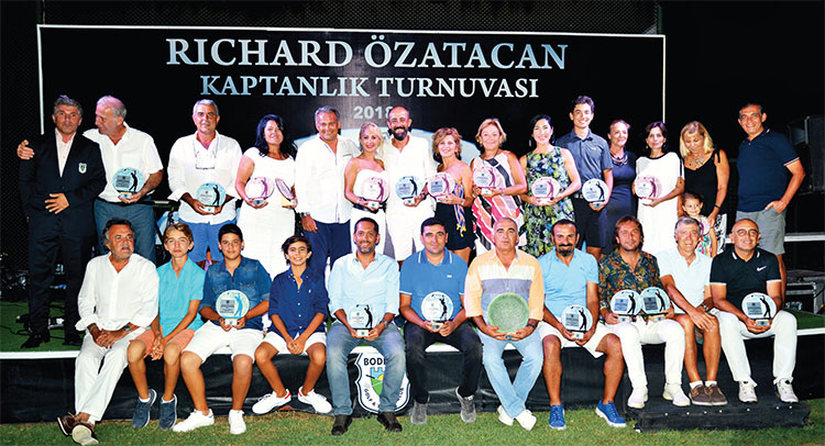 Golf turnuvasında bir araya geldiler