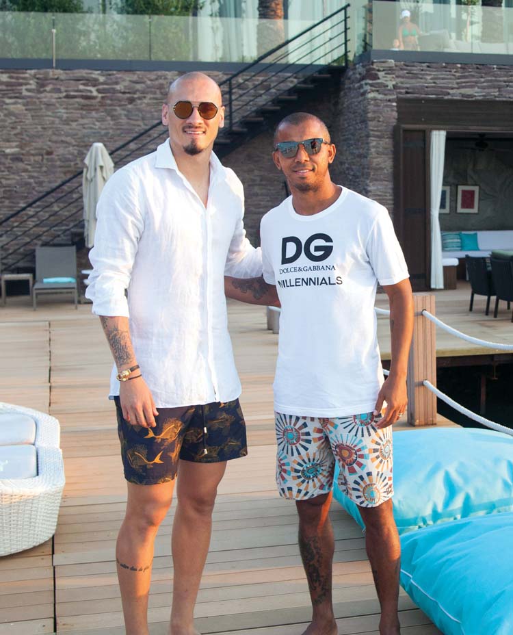 Bayram tatilini Ege koylarında geçirdiler