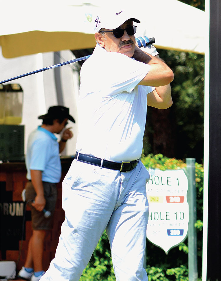 Golf turnuvasında bir araya geldiler