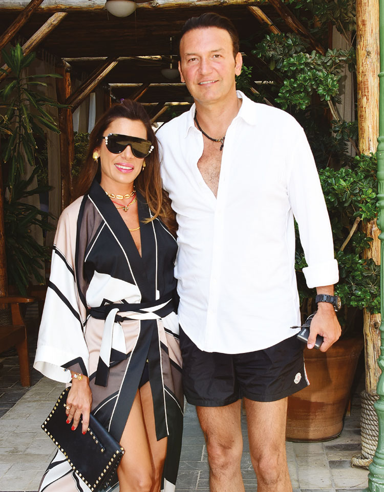 Yeni yaşını eğlenceli bir partiyle kutladı