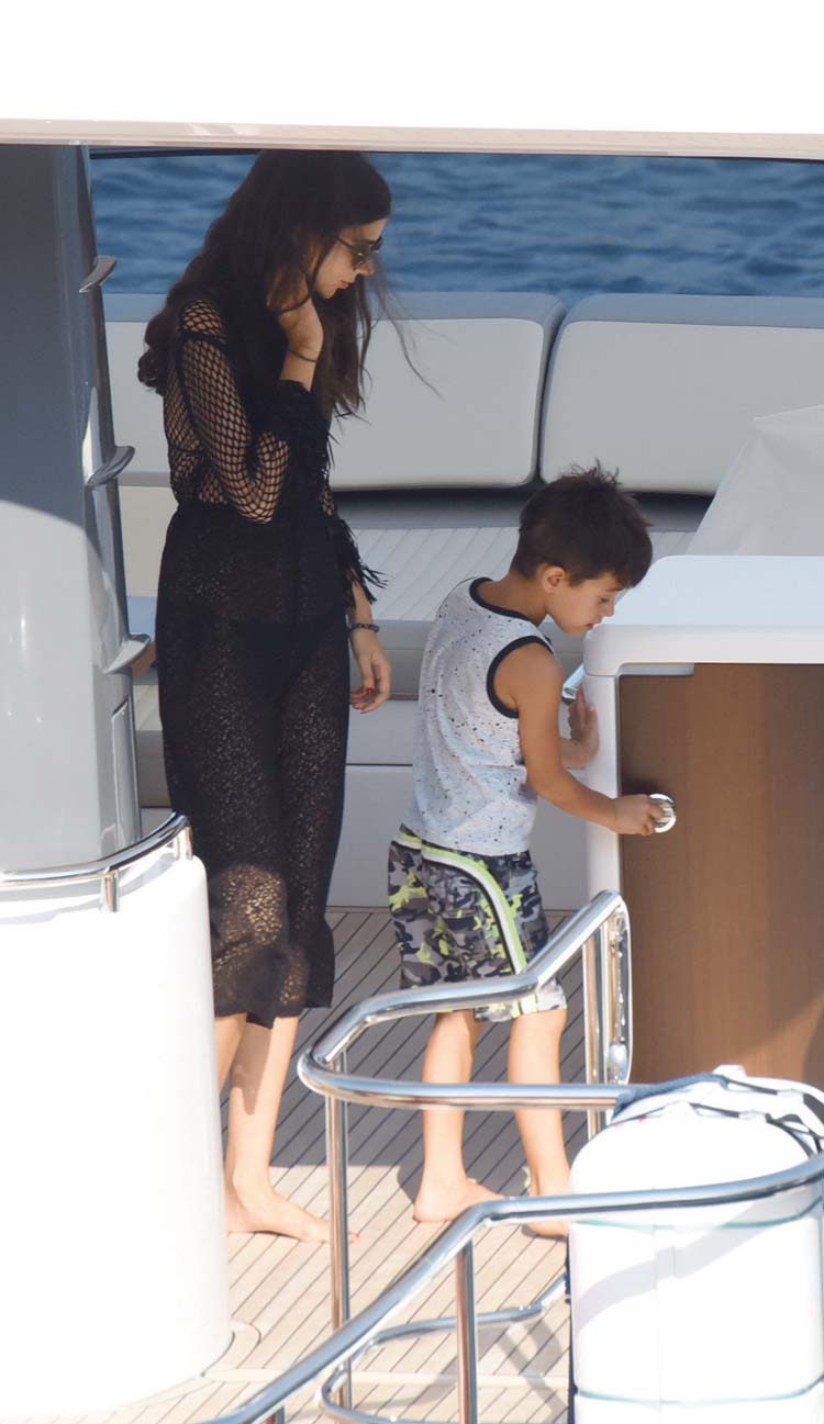 Bayram tatilini Ege koylarında geçirdiler