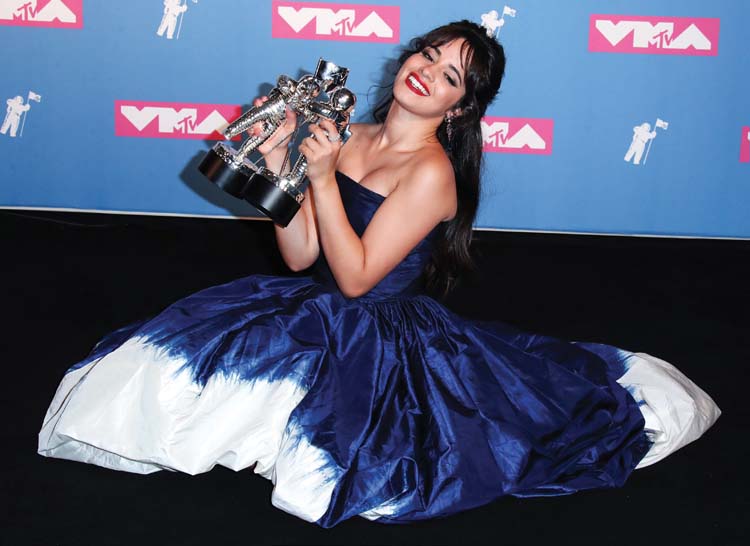 Müzik ödüllerinde JLO rüzgarı