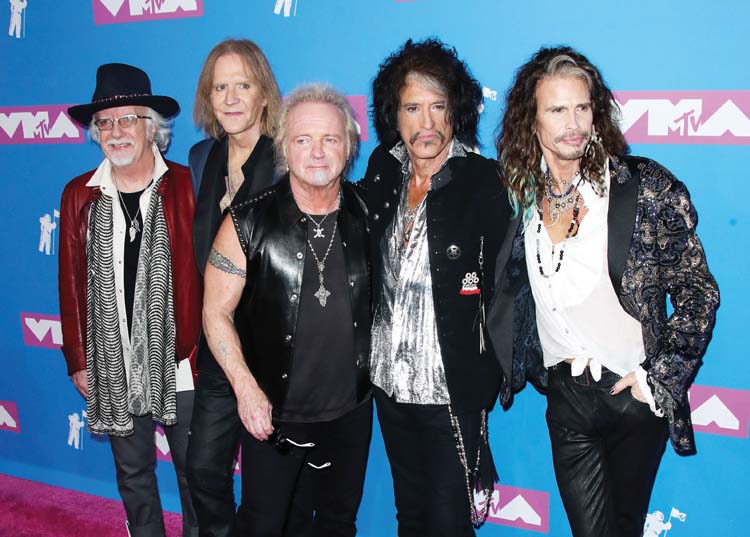 Müzik ödüllerinde JLO rüzgarı