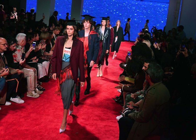 Calvin Klein 2019 İlkbahar Kreasyonu