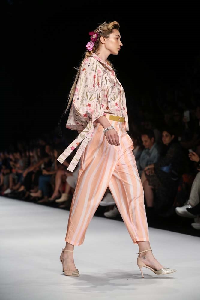 Özlem Süer 2019 İlkbahar/Yaz