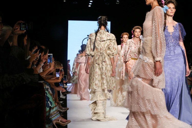 Özlem Süer 2019 İlkbahar/Yaz