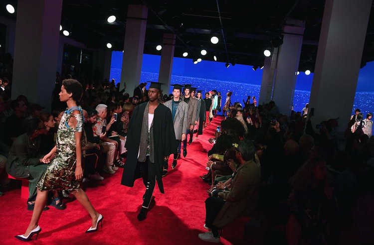 Calvin Klein 2019 İlkbahar Kreasyonu