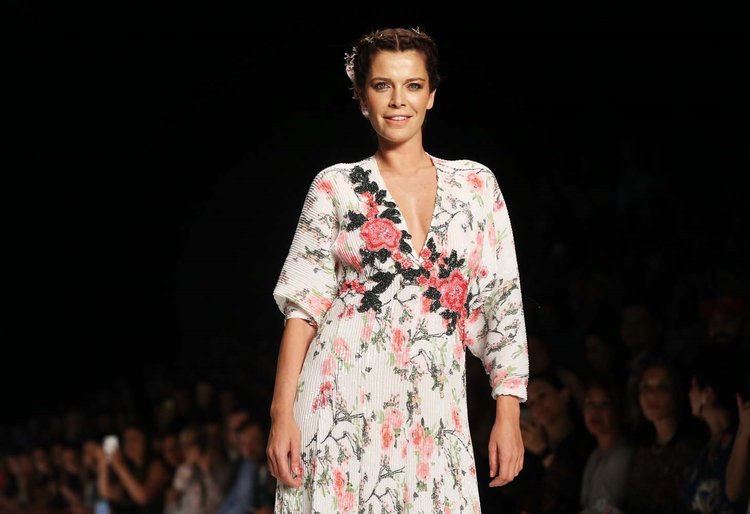 Özlem Süer 2019 İlkbahar/Yaz