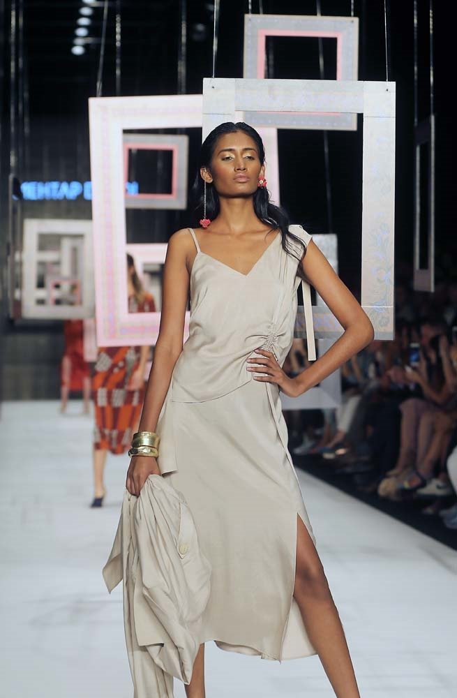 Mehtap Elaidi 2019 İlkbahar/Yaz koleksiyonu