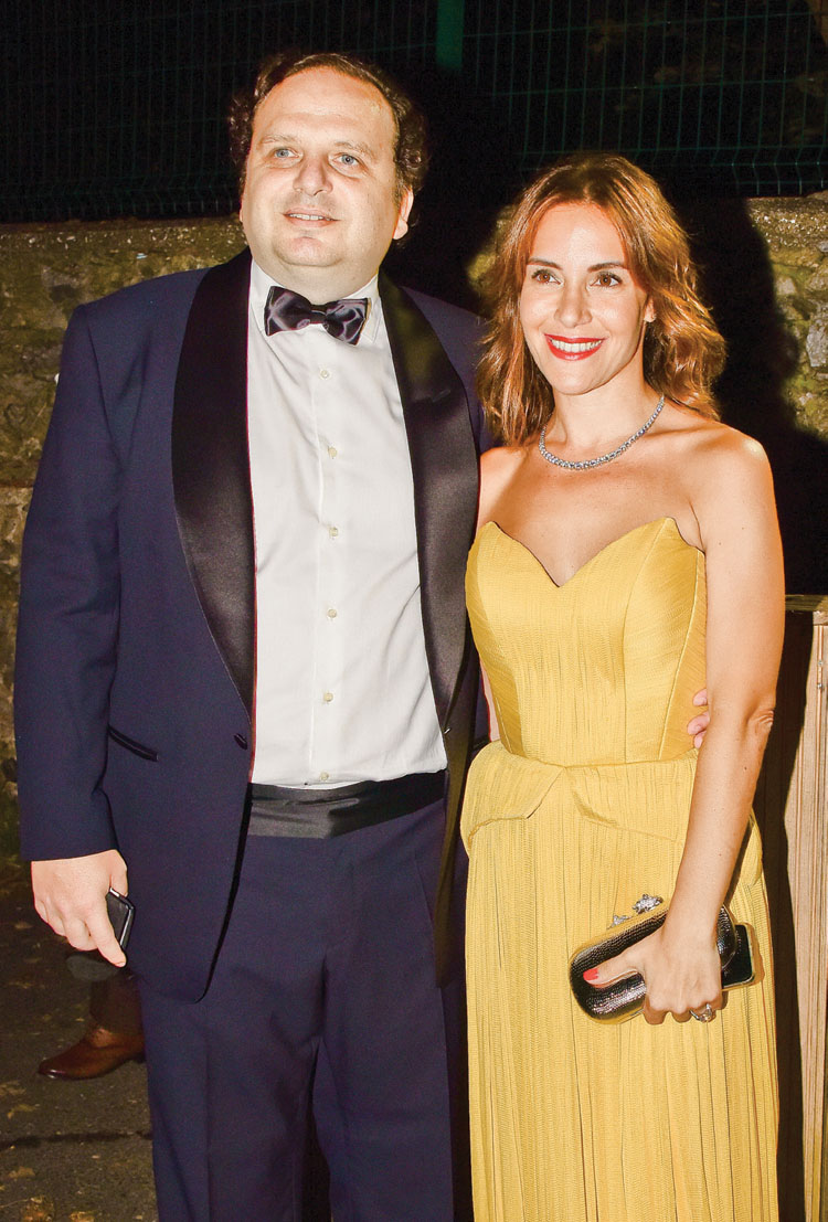 Genç çift için görkemli düğün 