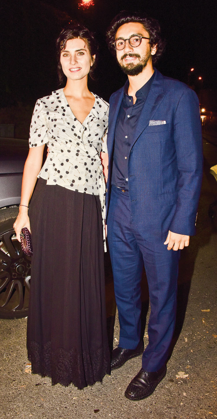 Genç çift için görkemli düğün 