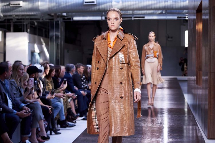 Riccardo Tisci'nin ilk Burberry şovu!