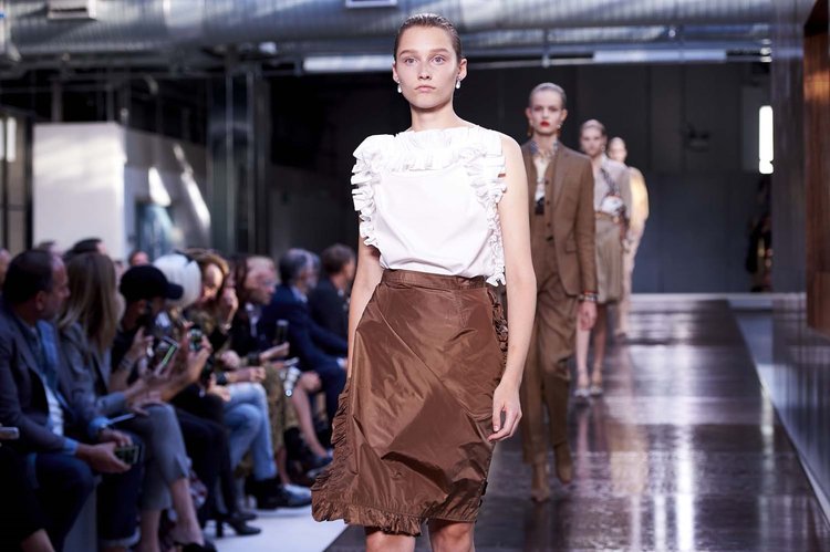 Riccardo Tisci'nin ilk Burberry şovu!