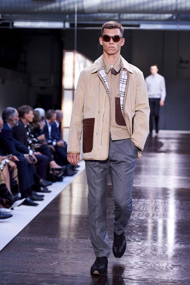 Riccardo Tisci'nin ilk Burberry şovu!