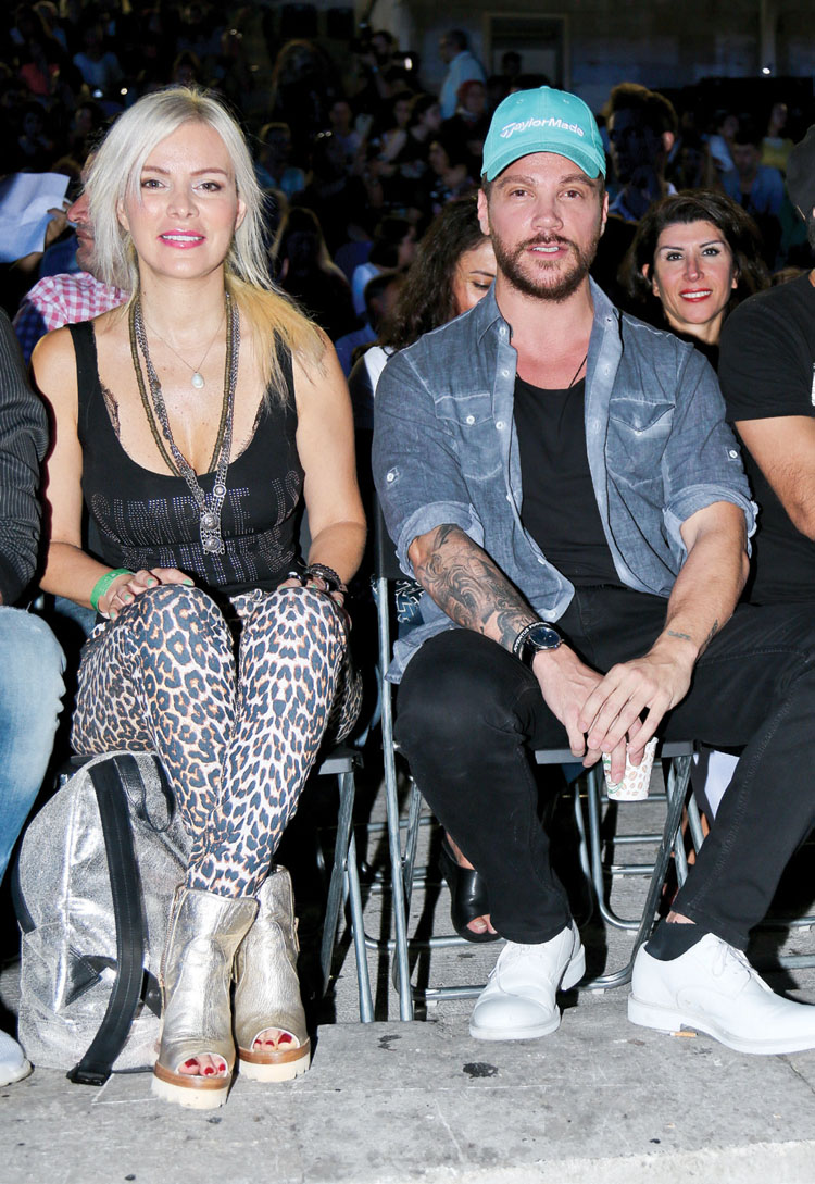 Ünlü sanatçılar sevenleriyle buluştu