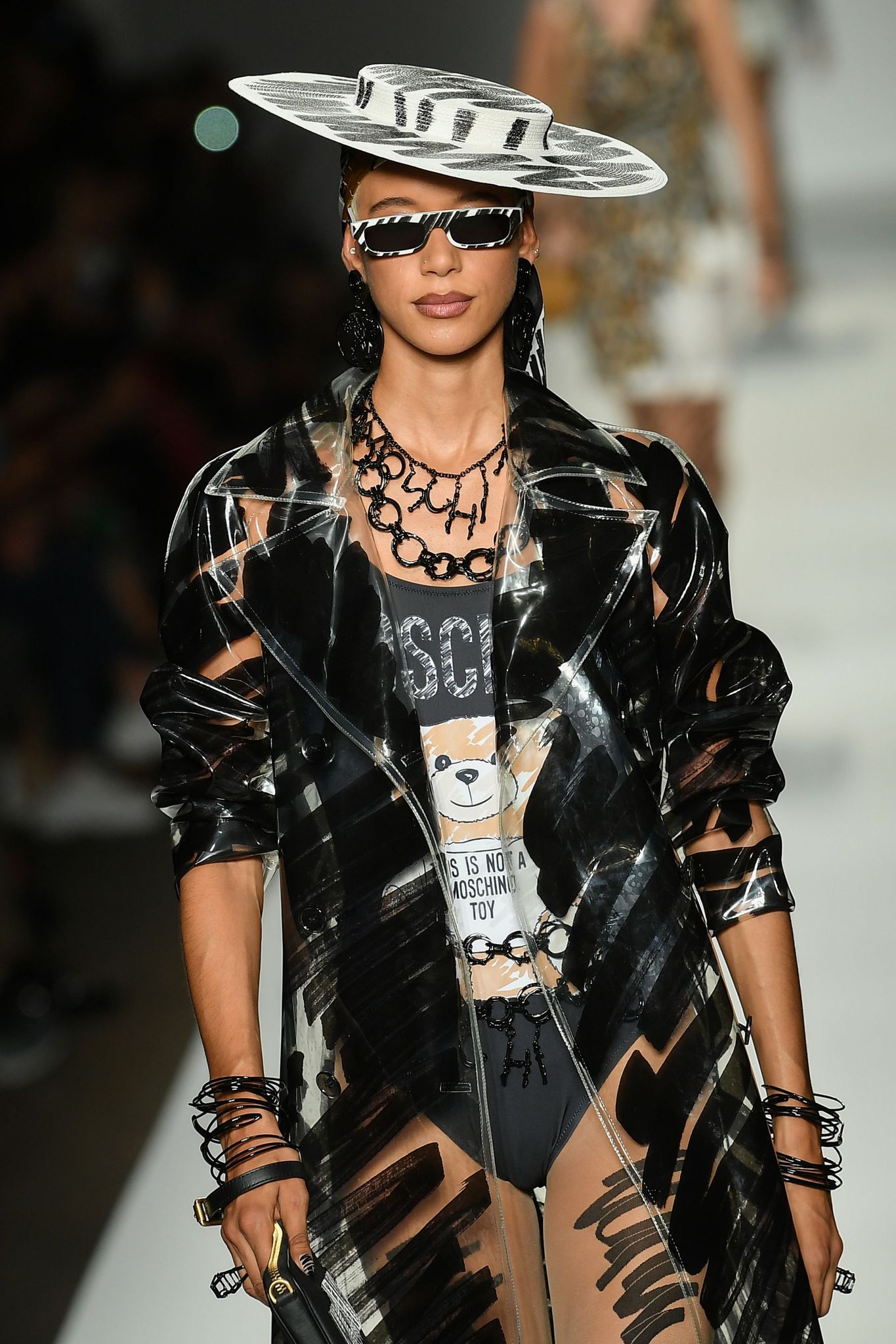 Moschino 2019 ilkbahar/yaz kreasyonu 
