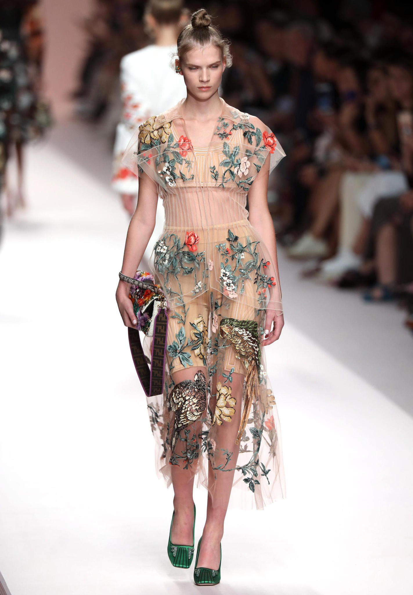 Fendi 2019 İlkbahar/Yaz kreasyonu