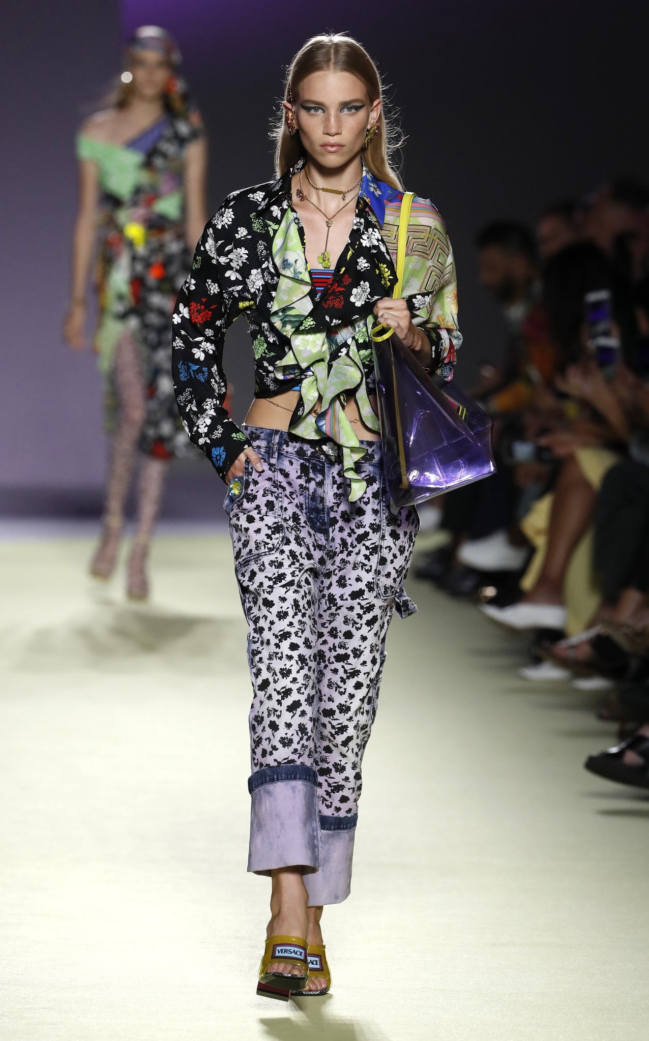 Versace 2019 ilkbahar/yaz kreasyonu