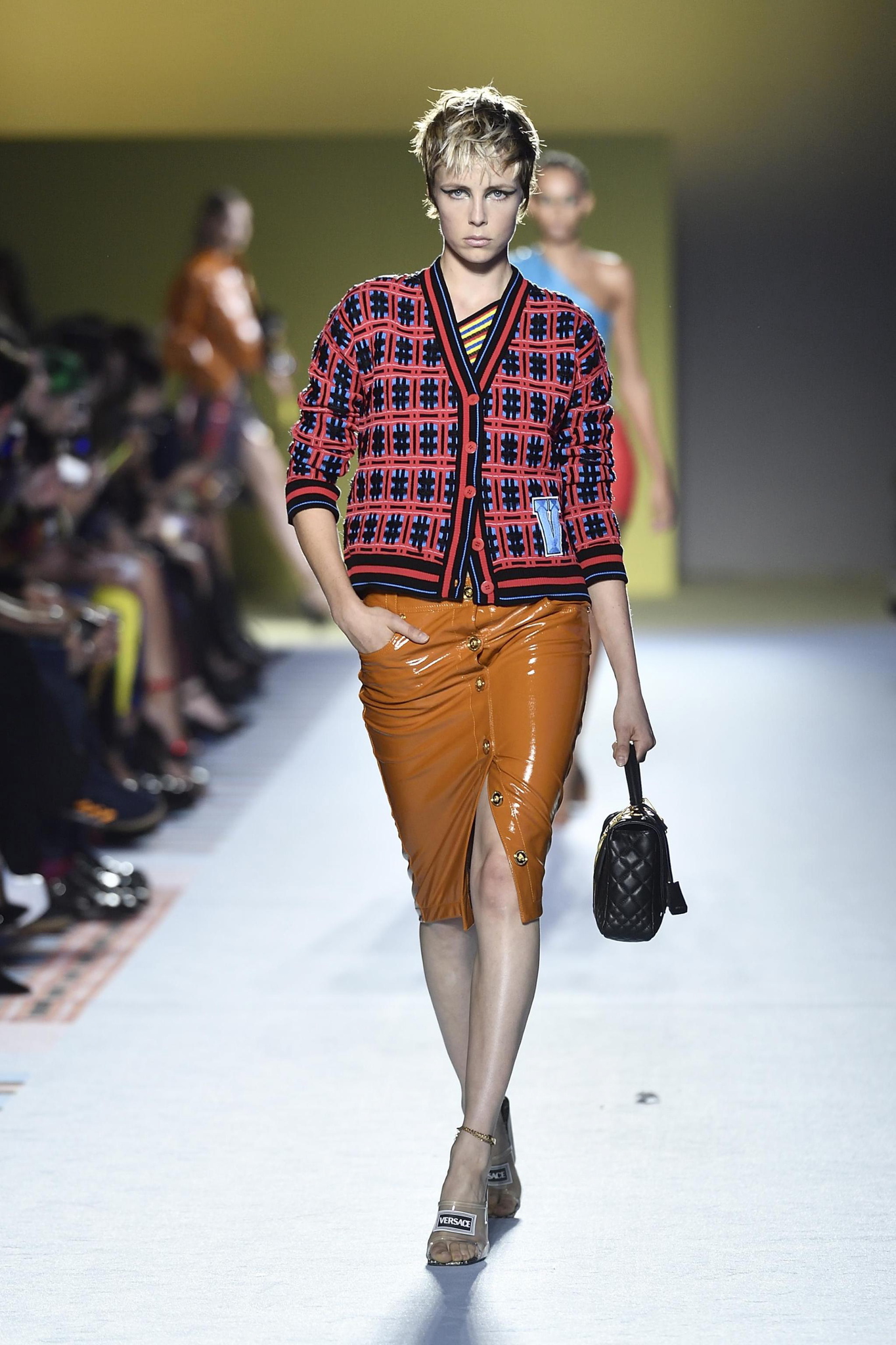 Versace 2019 ilkbahar/yaz kreasyonu