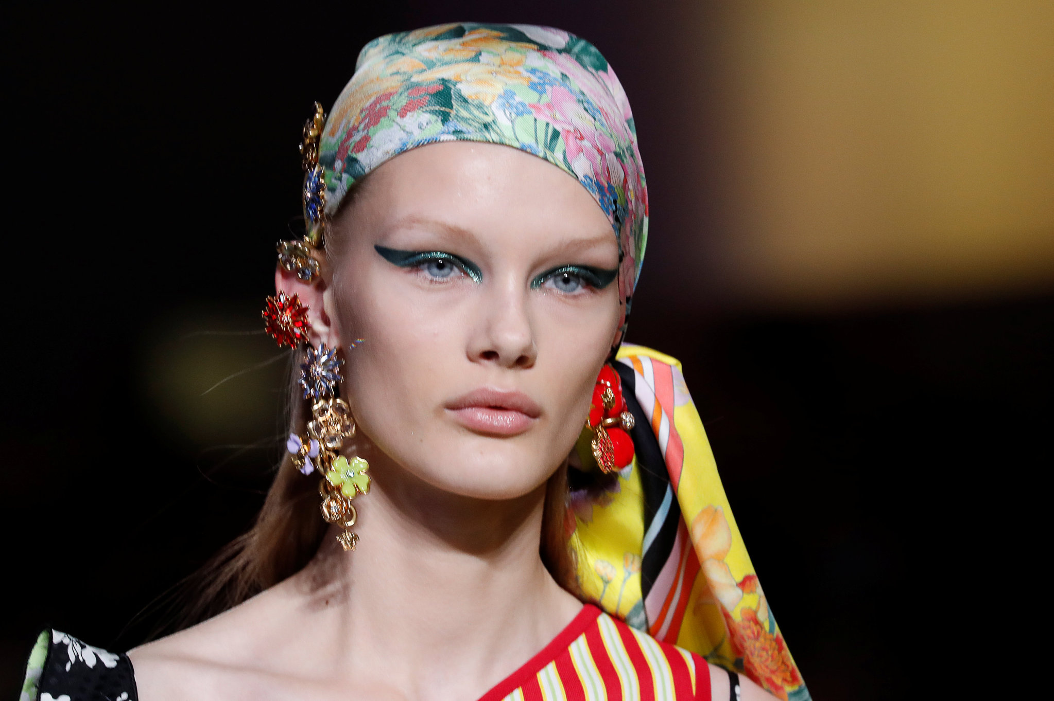 Versace 2019 ilkbahar/yaz kreasyonu