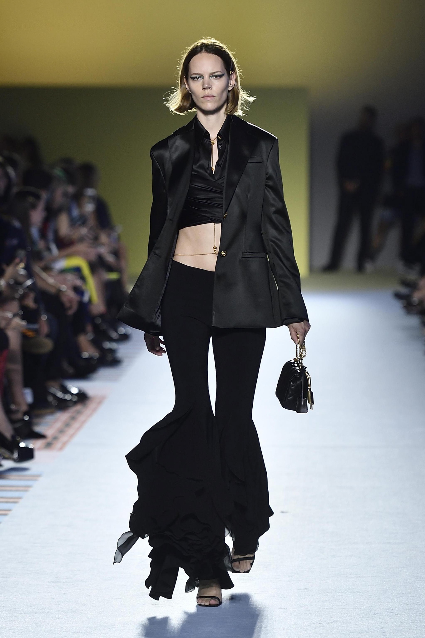 Versace 2019 ilkbahar/yaz kreasyonu