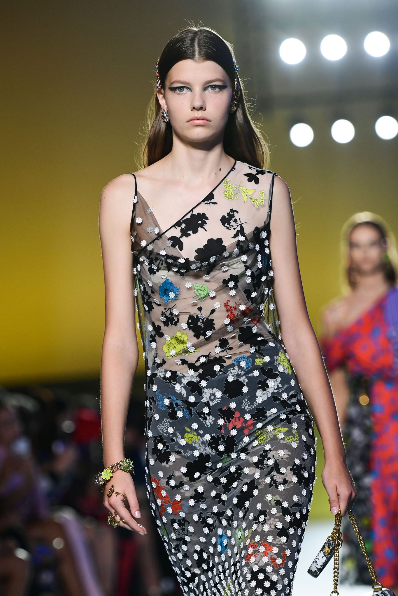 Versace 2019 ilkbahar/yaz kreasyonu