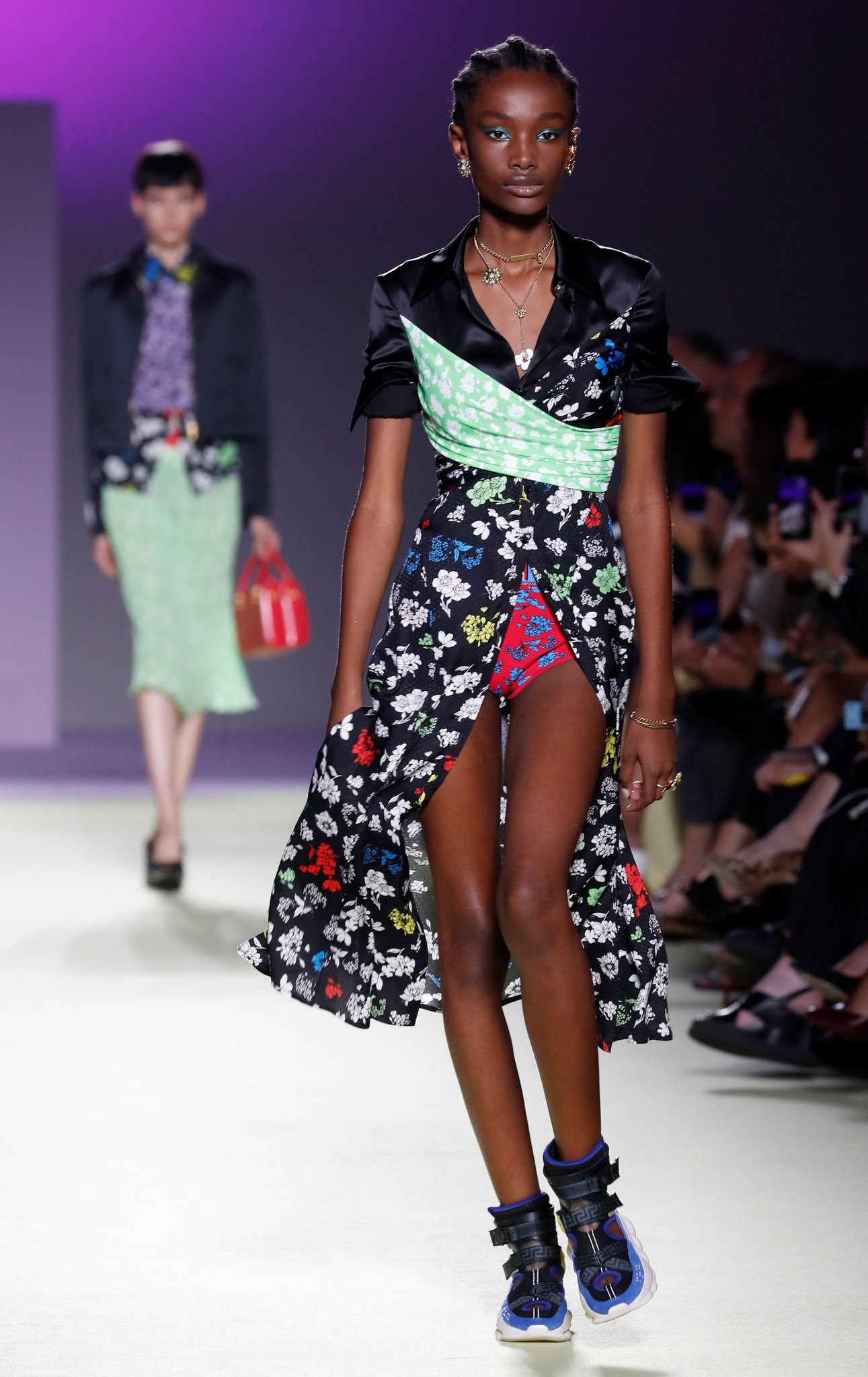 Versace 2019 ilkbahar/yaz kreasyonu