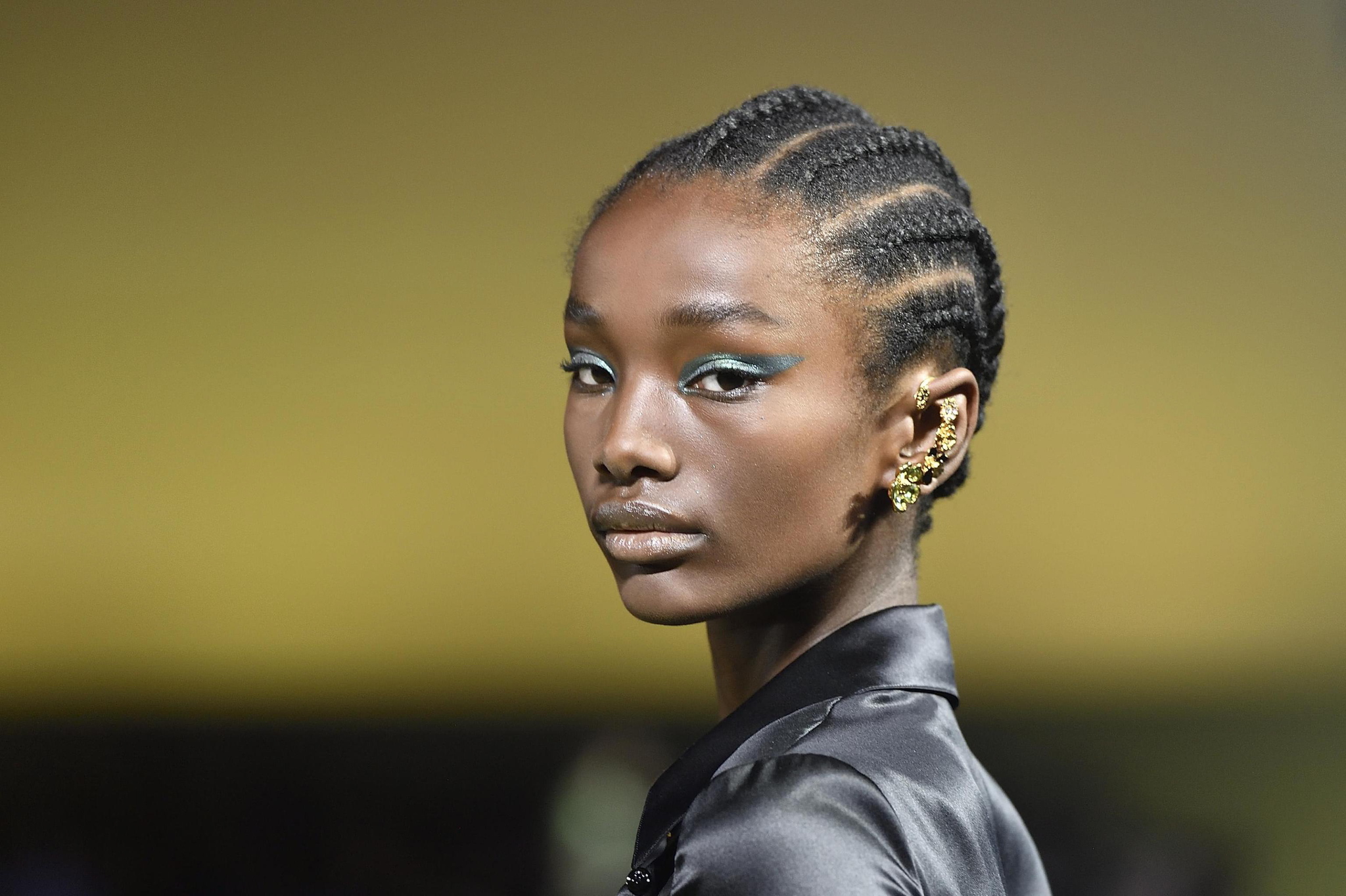 Versace 2019 ilkbahar/yaz kreasyonu